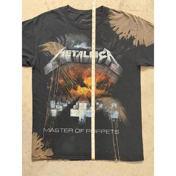 Metallica Master of Puppets Graphic T-Shirt - Picture 4 of 5